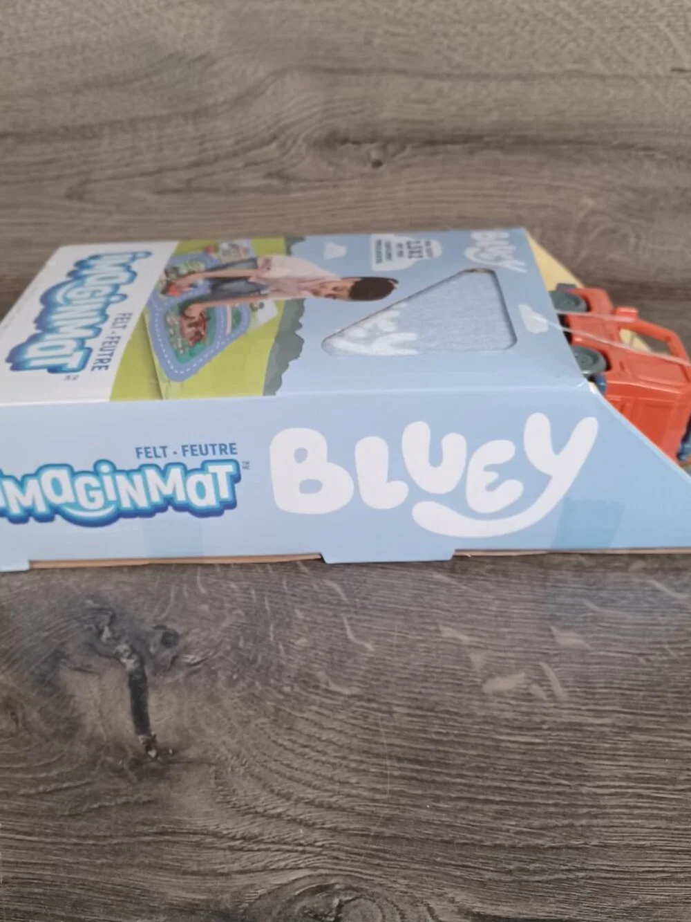 NIB Bluey Imaginmat Felt  2.5’ X 2’ Bluey In Car